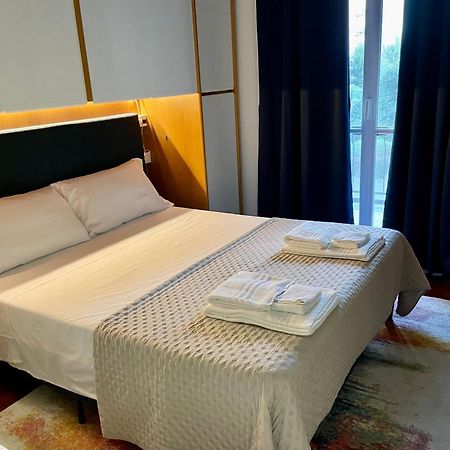 149 Borgo Ticino Suite Attico Di Lusso Con Terrazzo E Parking Privato Pavia Eksteriør bilde