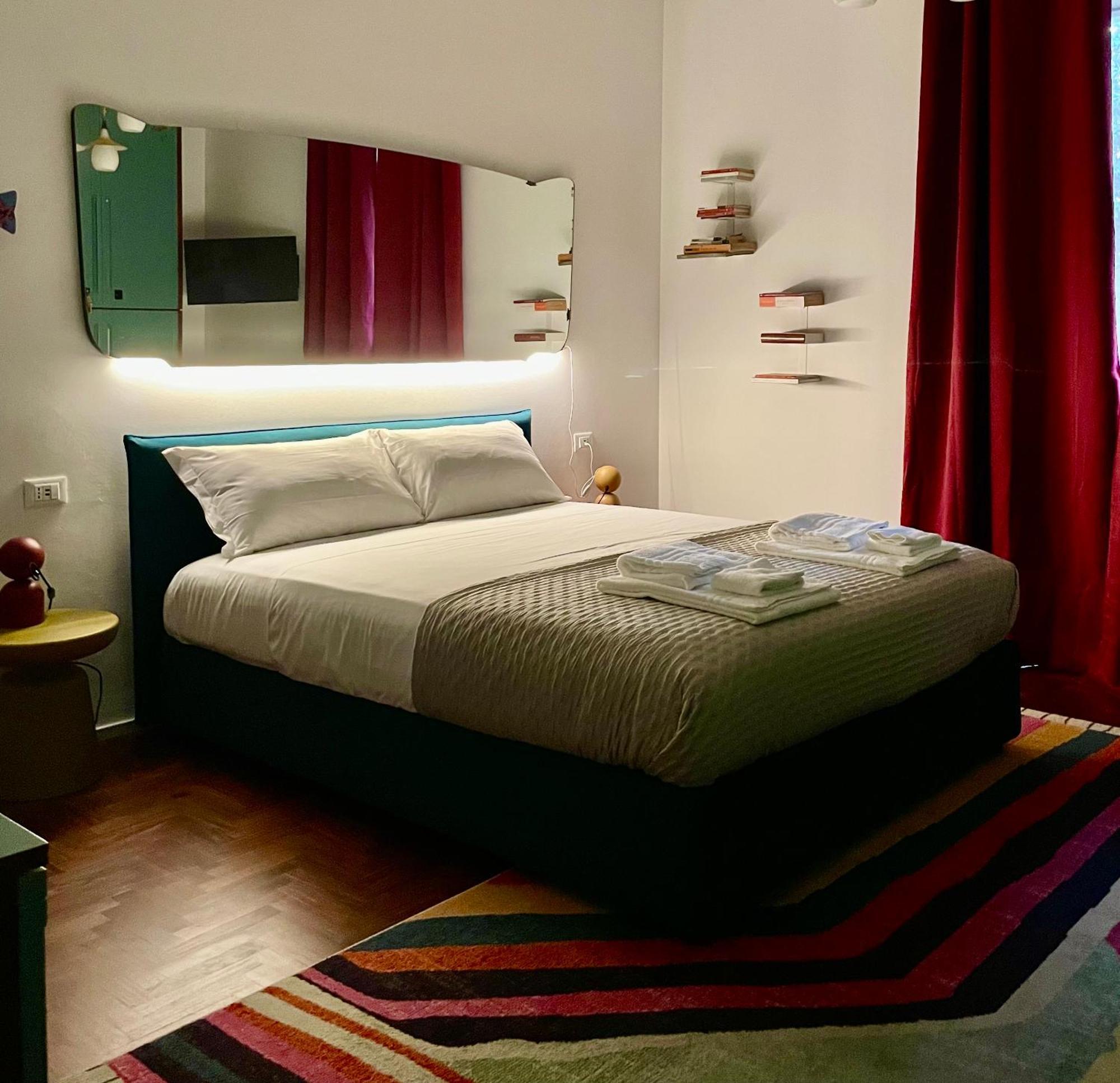 149 Borgo Ticino Suite Attico Di Lusso Con Terrazzo E Parking Privato Pavia Eksteriør bilde
