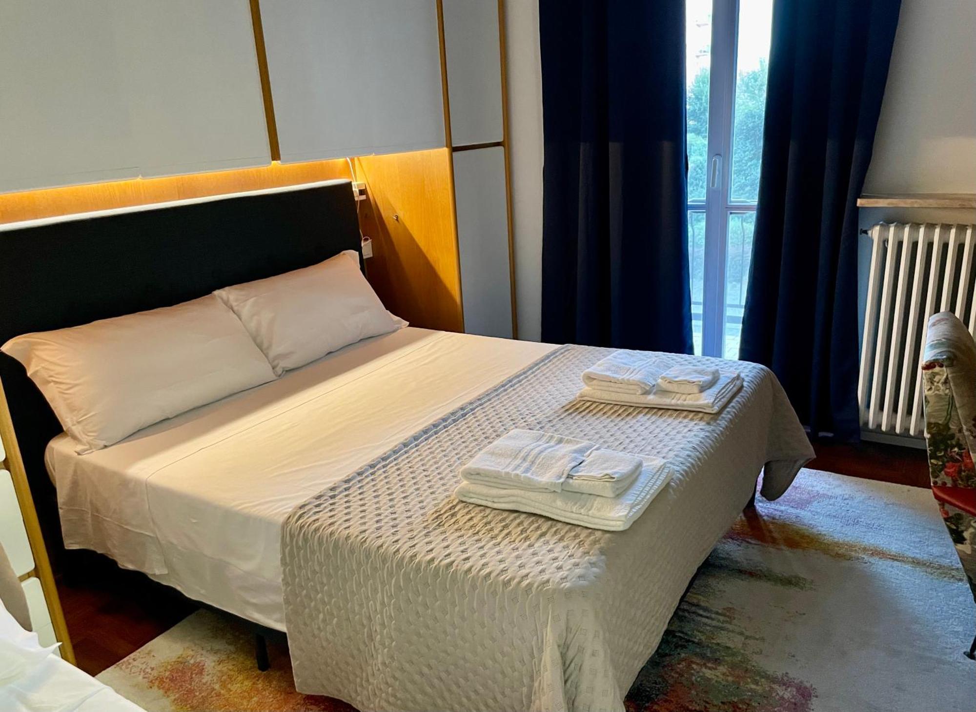 149 Borgo Ticino Suite Attico Di Lusso Con Terrazzo E Parking Privato Pavia Eksteriør bilde